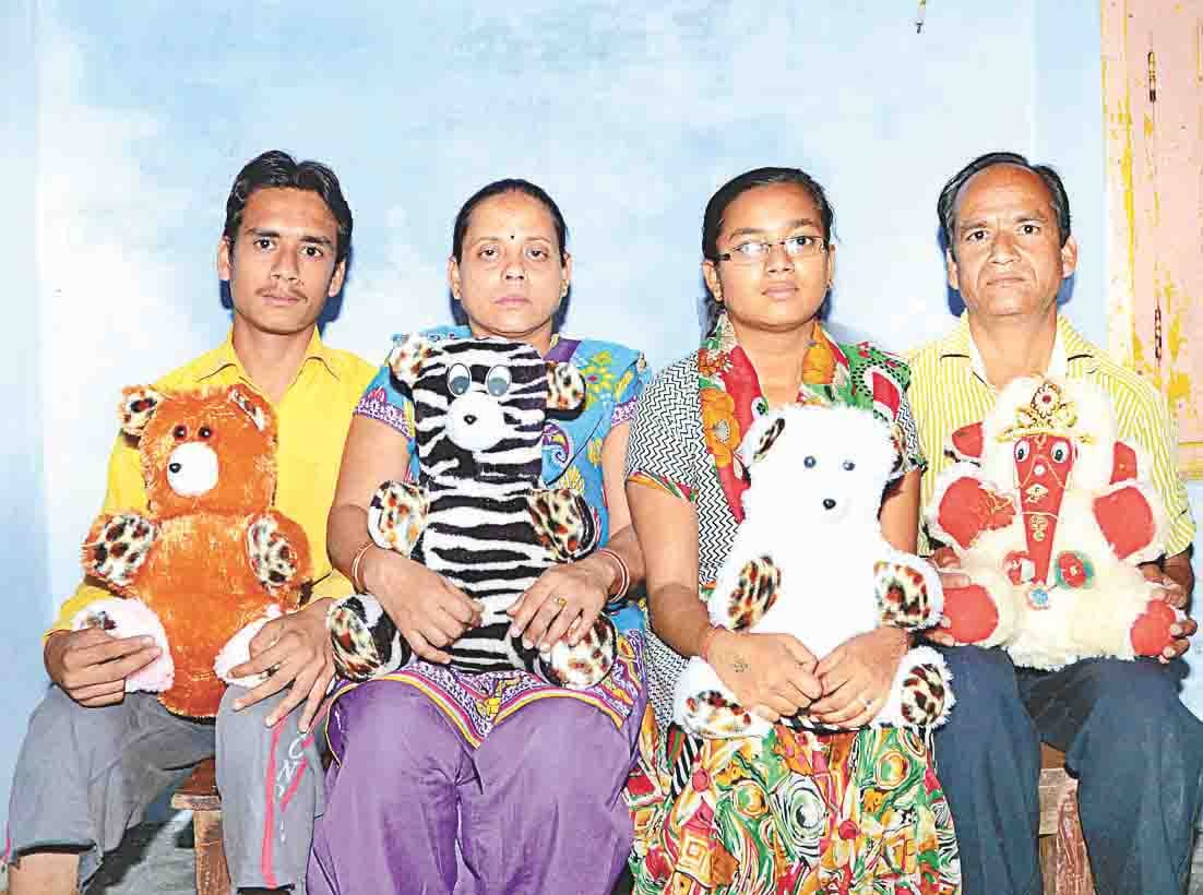 Navratri Special: Aparna like Lakshmi for his deaf-mute parents 