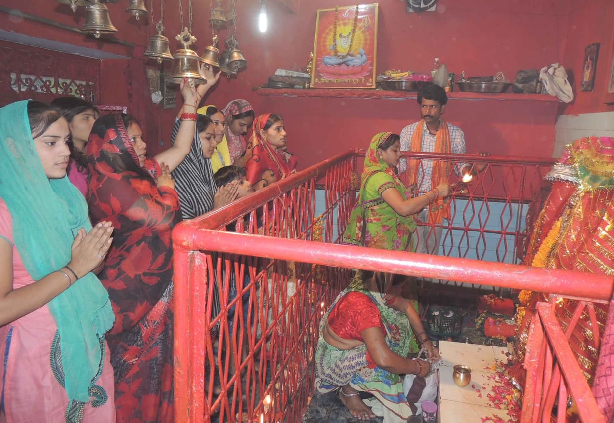  devee mandiron mein umada aastha ka sailaab Devi temples of faith aroused was swamped