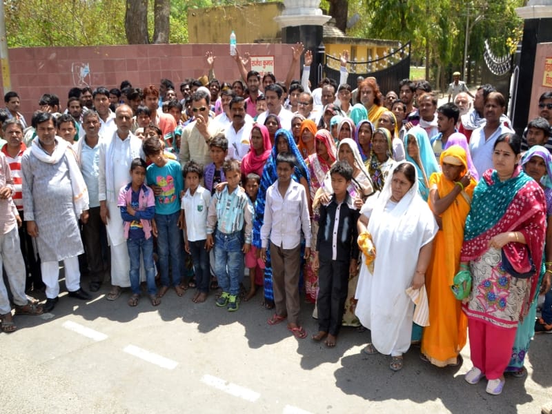 protest at dm house in mathura