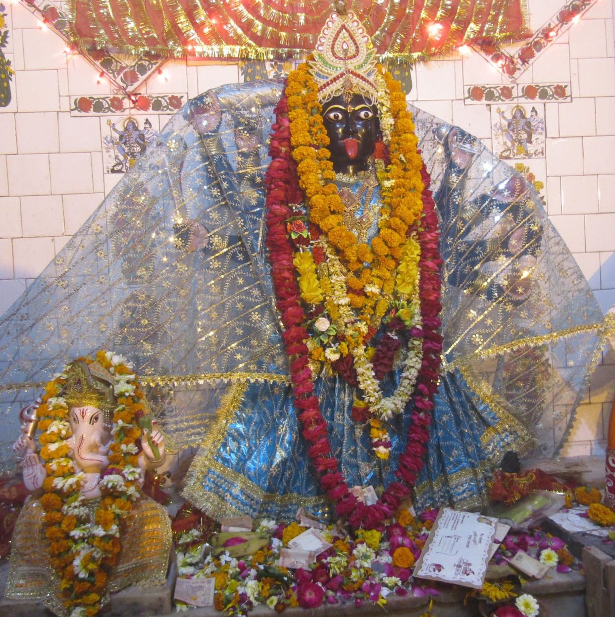 door-door se mattha tekane aate hain shraddhaalu