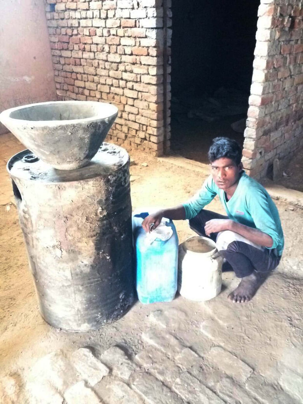 Two furnaces of raw liquor seized.