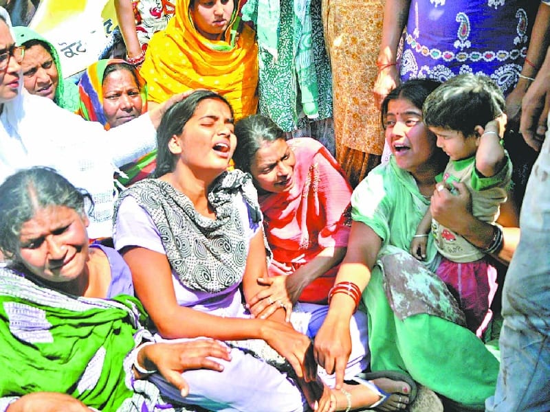 road jaam, protest in ludhiana, protest against police in ludhiana