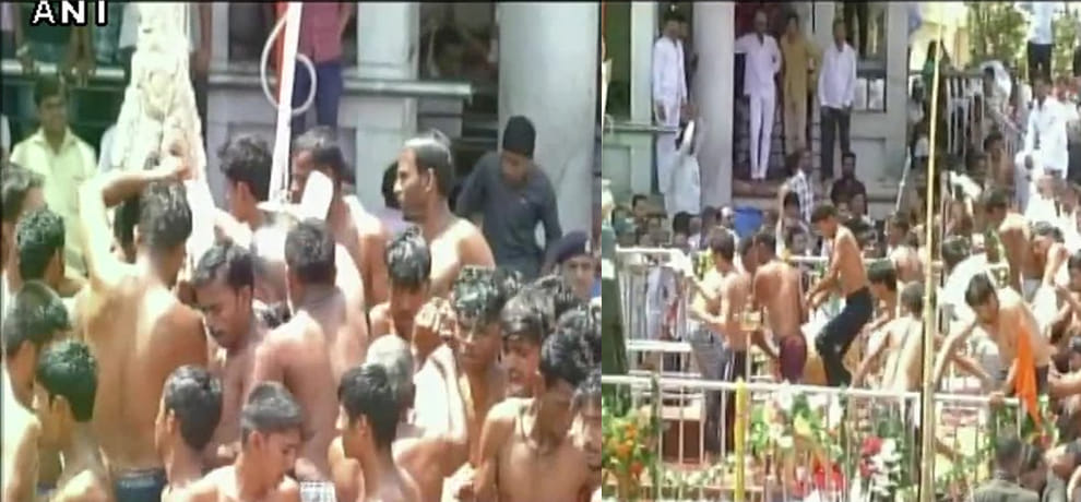 Male devotees break barricade and enter sanctum of Shani Shingnapur temple