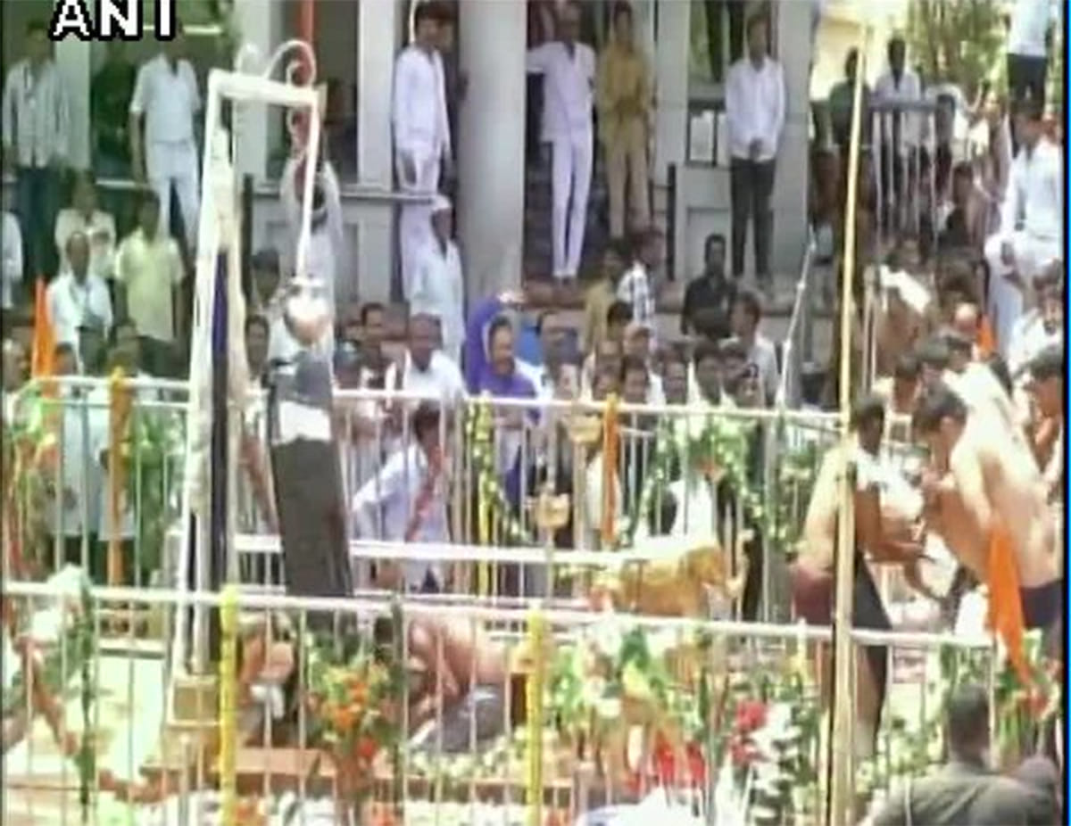 Male devotees break barricade and enter sanctum of Shani Shingnapur temple