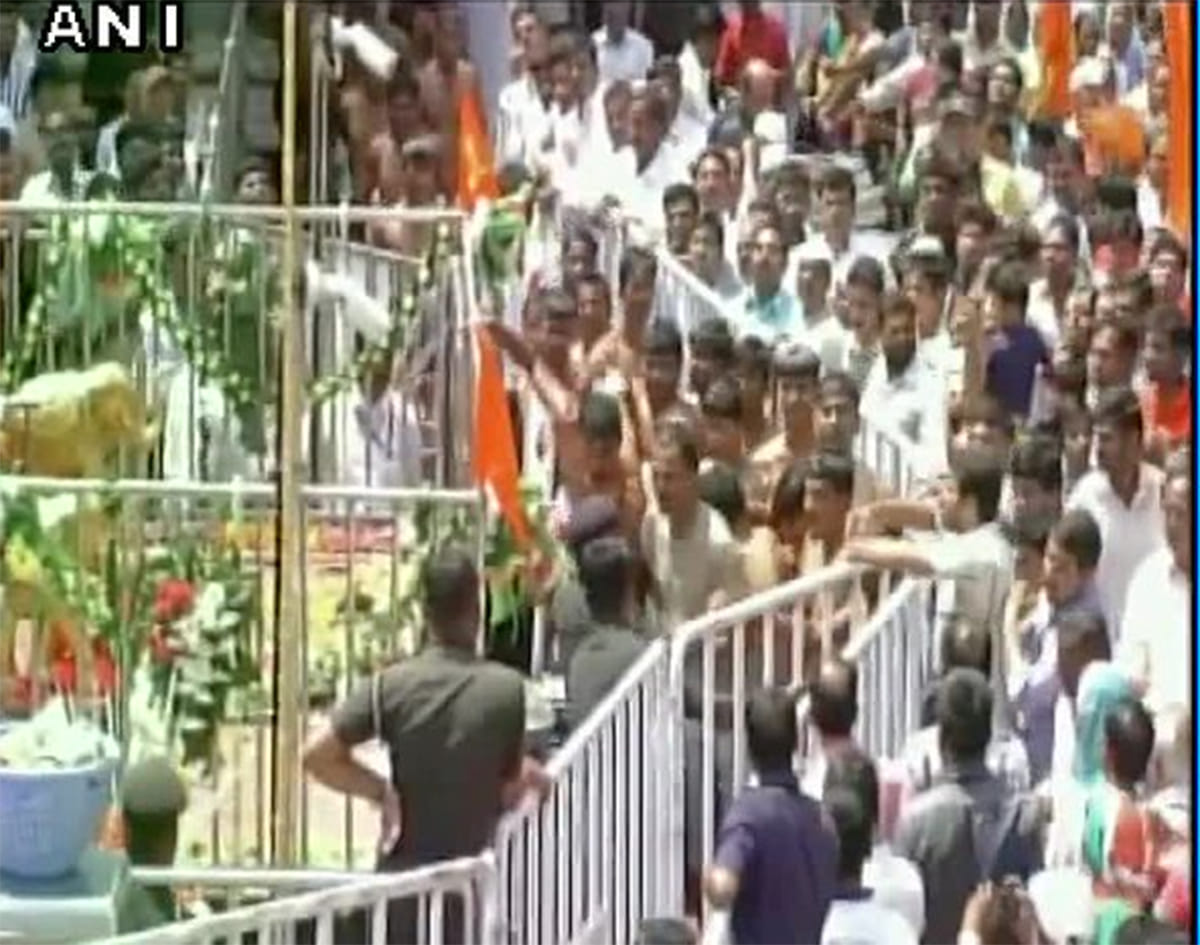 Male devotees break barricade and enter sanctum of Shani Shingnapur temple