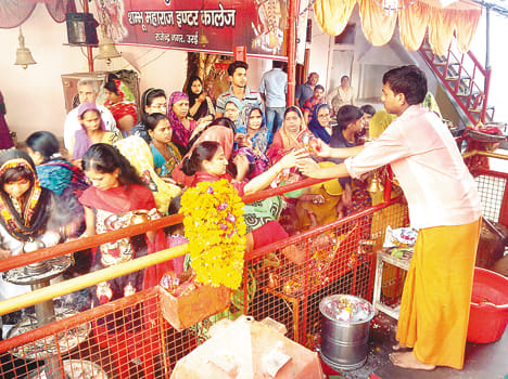 On the first day of Chaitra Navratri Gunje Maiya Jaykare