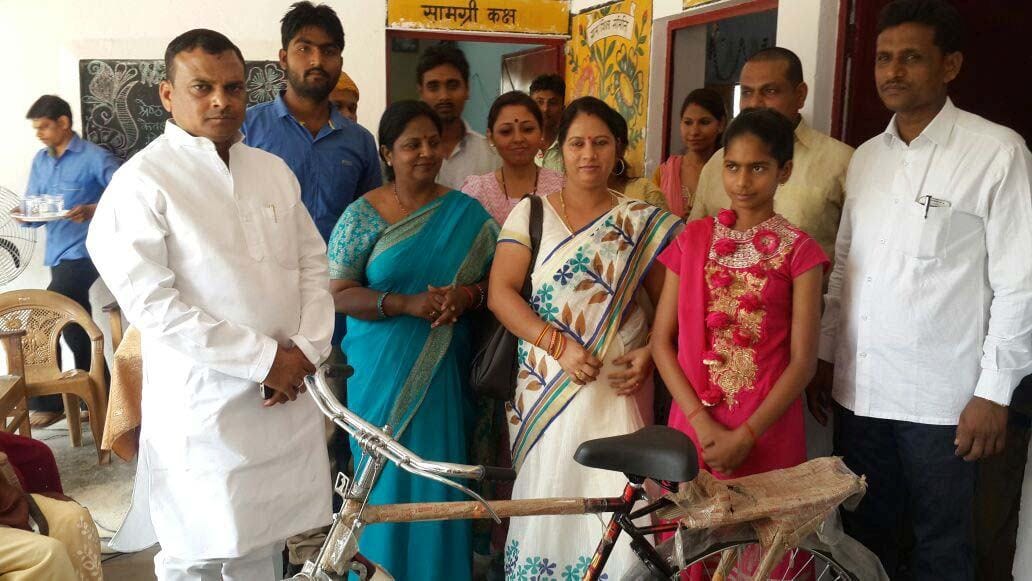 labourer daughter topped in school