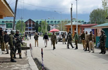NIT Srinagar non-Kashmiri students were convicted for lathi charge