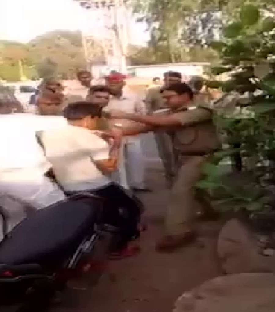 Car stoppedway avilion after beating raided