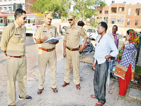 five lakhs looted from paddy businessman