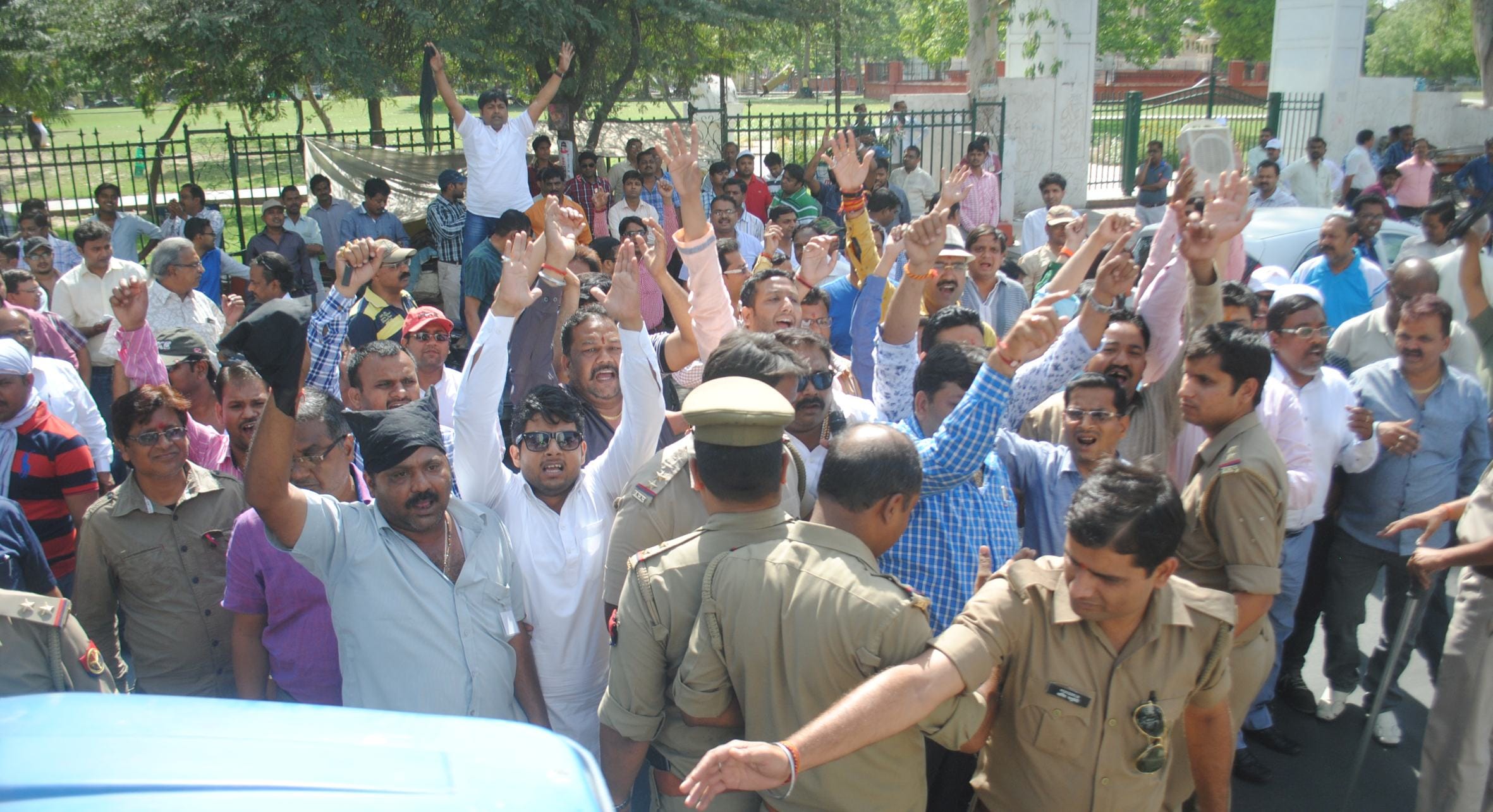 Protest against cabinet minister piyush goyal.