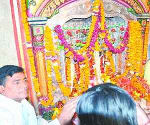 The first day of Navratri temples Gunje Jaykare