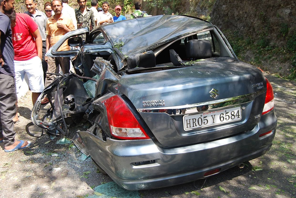 car accident in mussoorie, two died.