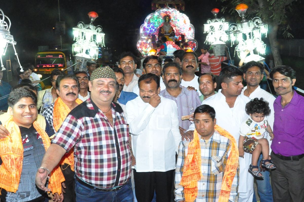 Derived from the fanfare procession of Lord Jhulelal