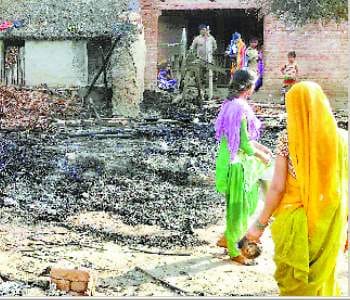 43 house burned, 70 lakh damage