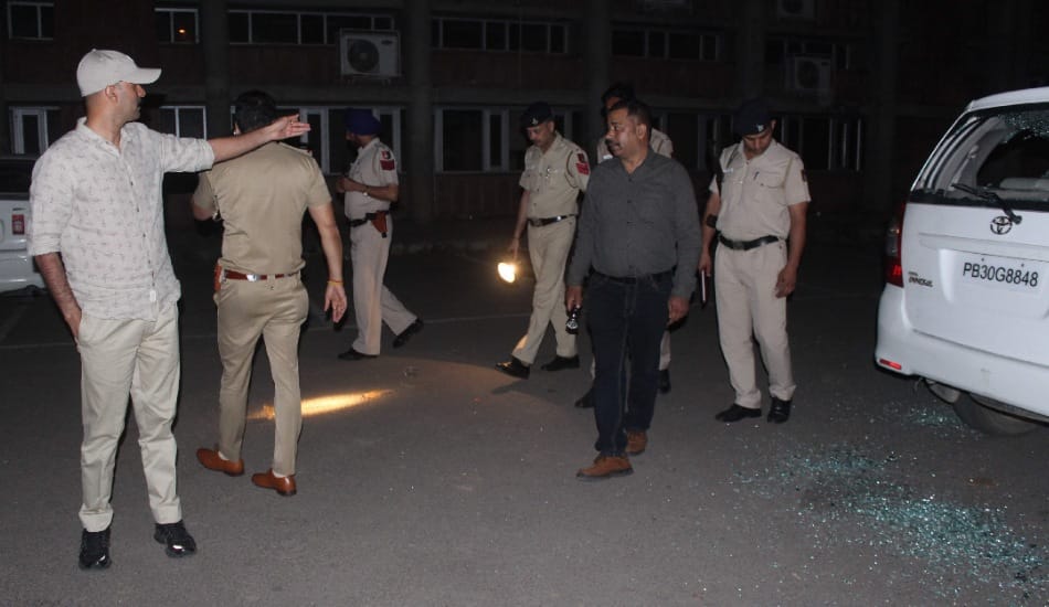 firing in student group in punjab university campus, SOI president injured