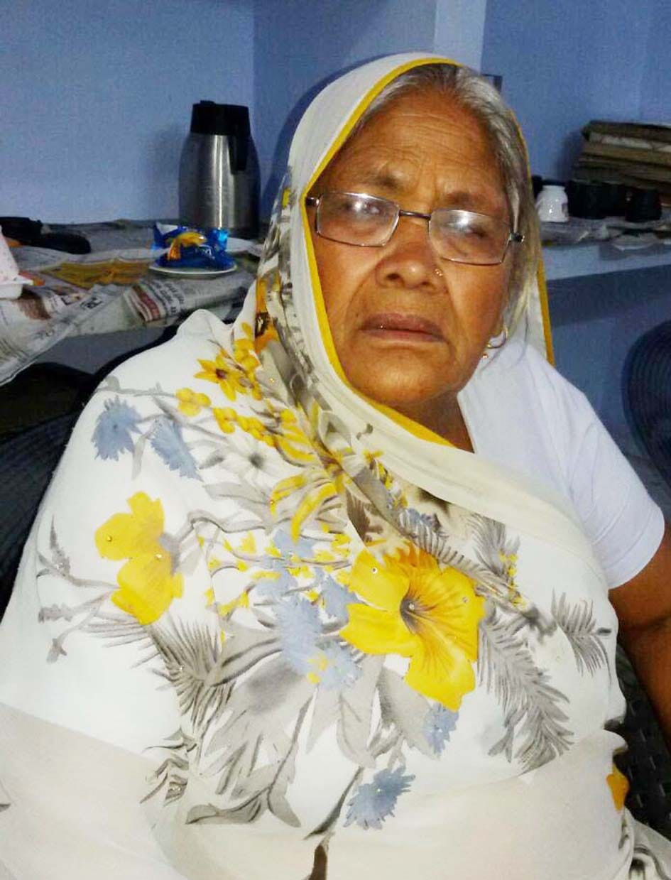 wife of retired army men looted