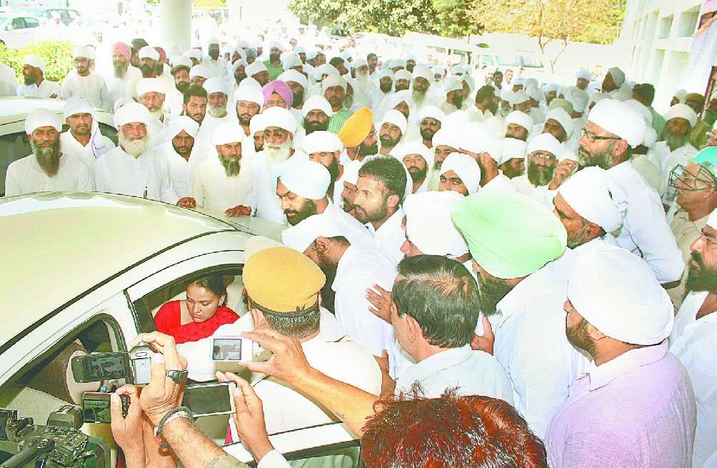 Sirsa News, Hindi News, Crime, Mata Chandkaur, Namdhari, Aggitation, Sirsa