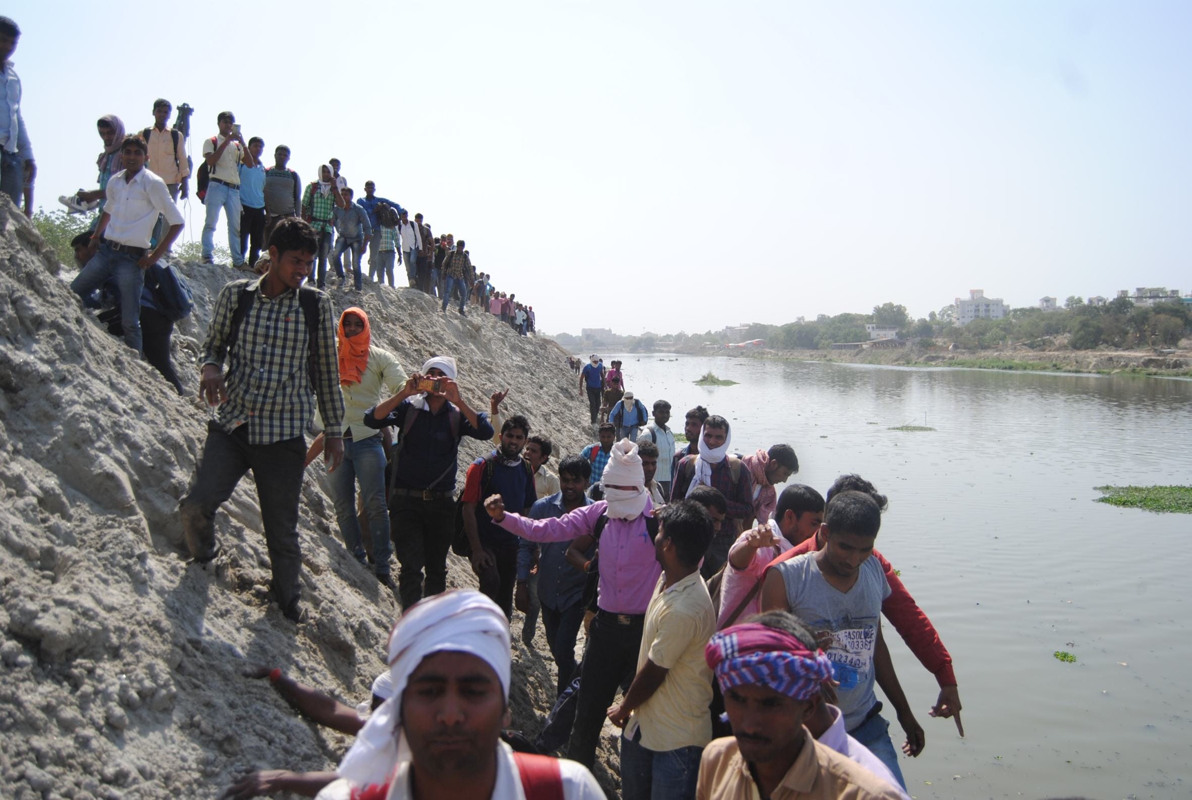 Lathicharge at police recruitment applicants.