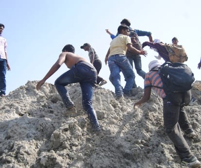 Police lathicharge at applicants in Lucknow.