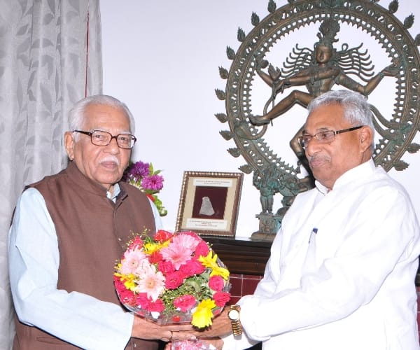 Vidhan Sabha chief meets to UP governor.