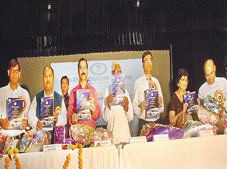 Adolkan colorful debut at the Medical College of seminars