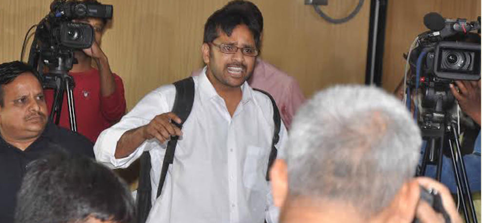 aam admi sena told why attacked kejriwal in delhi 