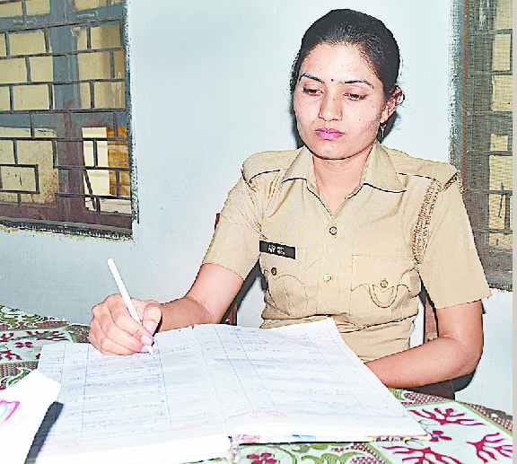 mahila police