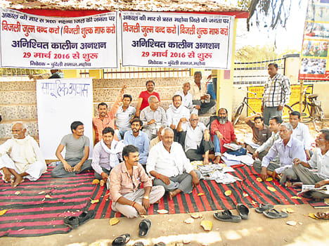 Hunger strike in support of the MLA and former MP