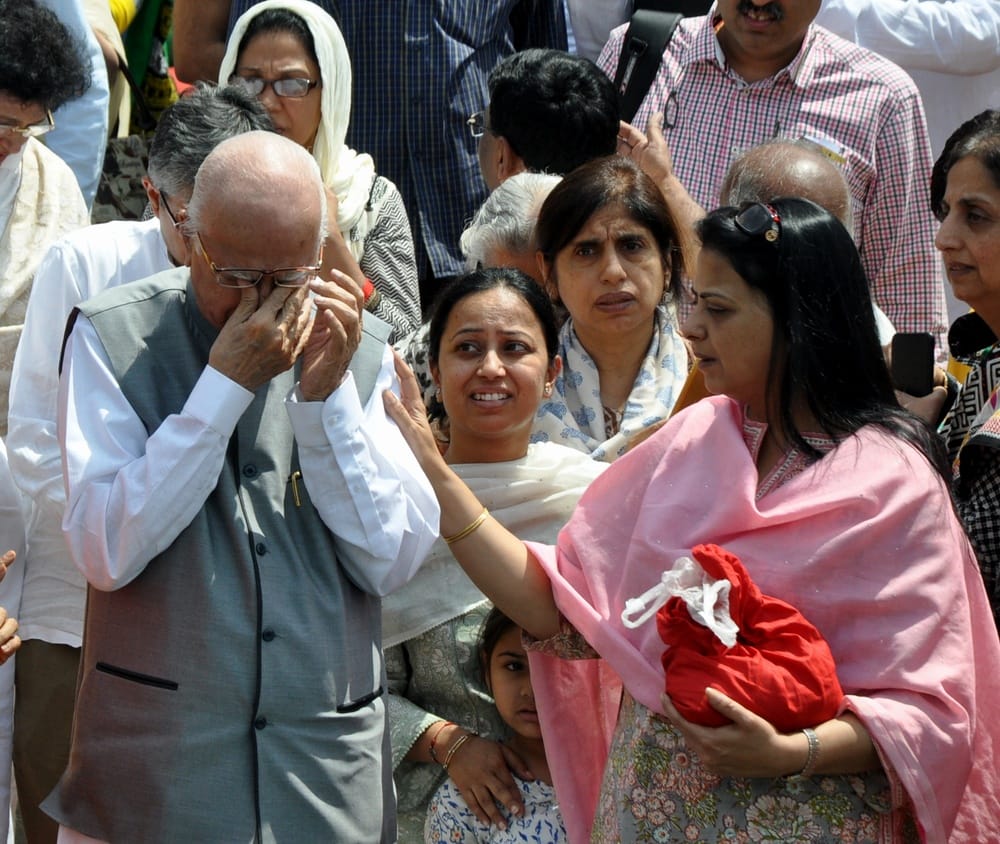 dispute in lal krishna advani wife Ashes