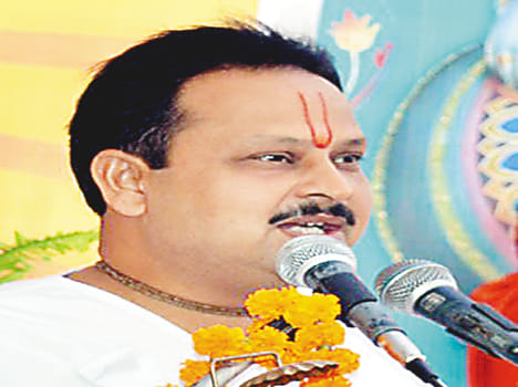 See the glory of God entitles Bhakti saints