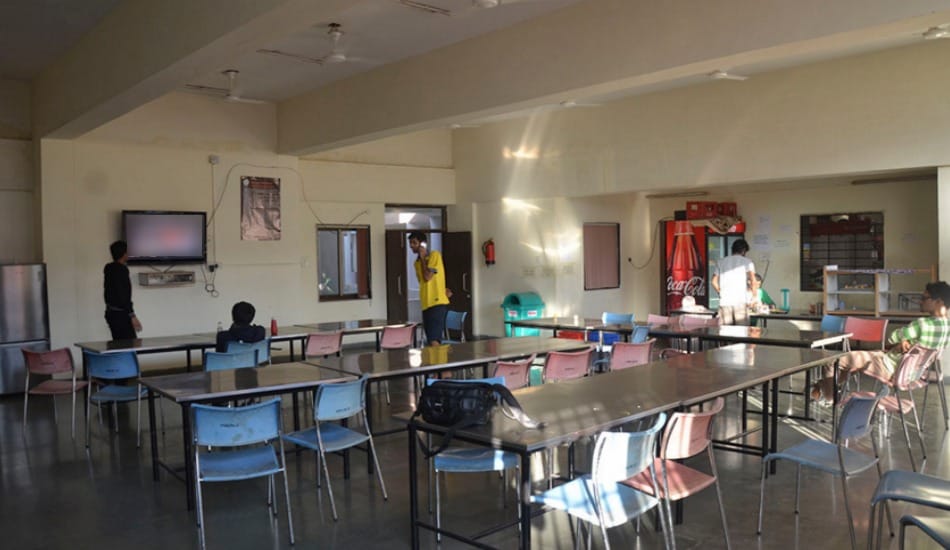 canteen open in bus terminal