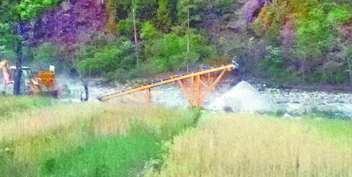 SDM machine seized by illegal crushers