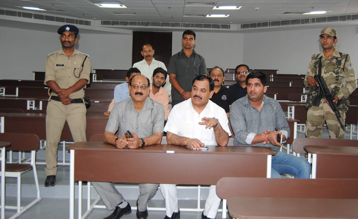 congress rebel mla can make new party