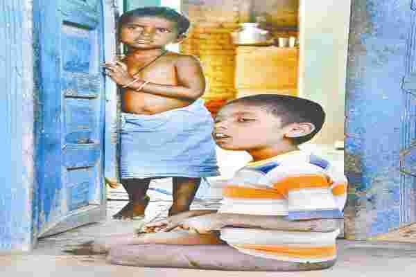 Pachgain ... Here's life on knees Pcgain 'life'