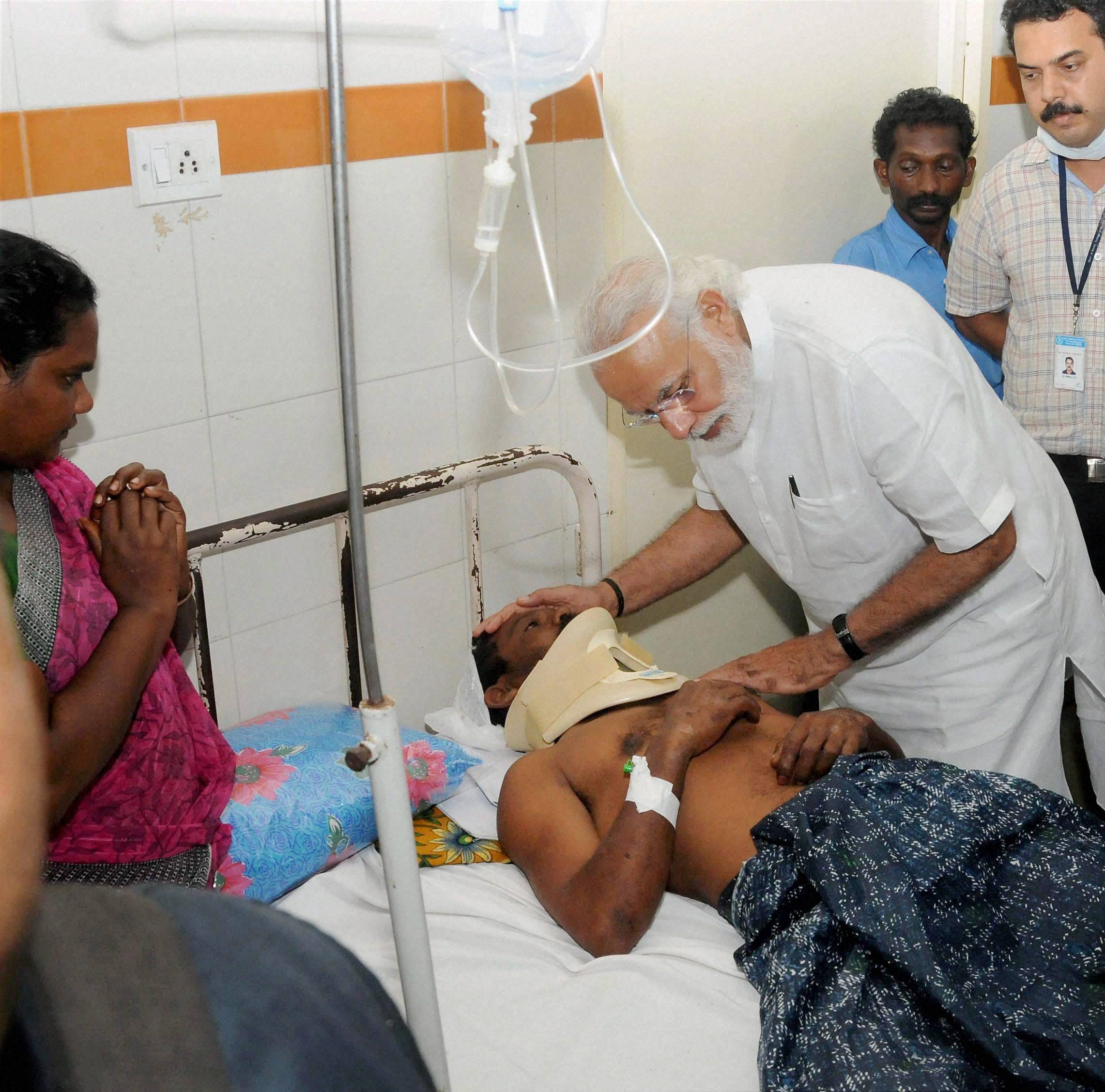 primeminister narendra modi and indian national congress leader rahul gandhi reaches kollam