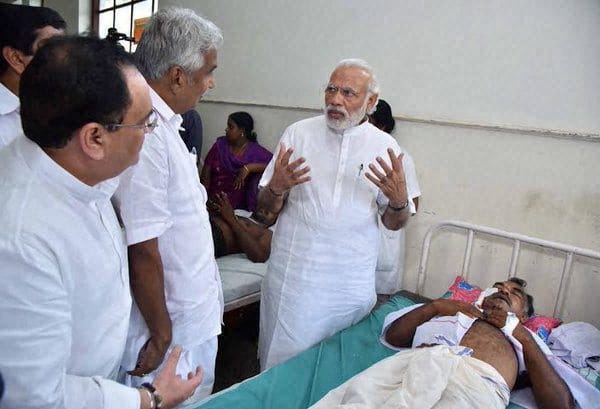 primeminister narendra modi and indian national congress leader rahul gandhi reaches kollam