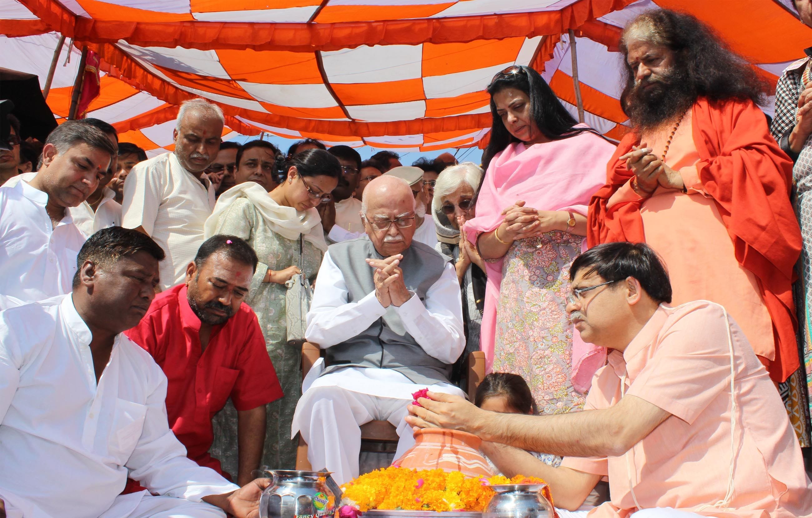 Lk Advani Wife's Ash Flown in haridwar