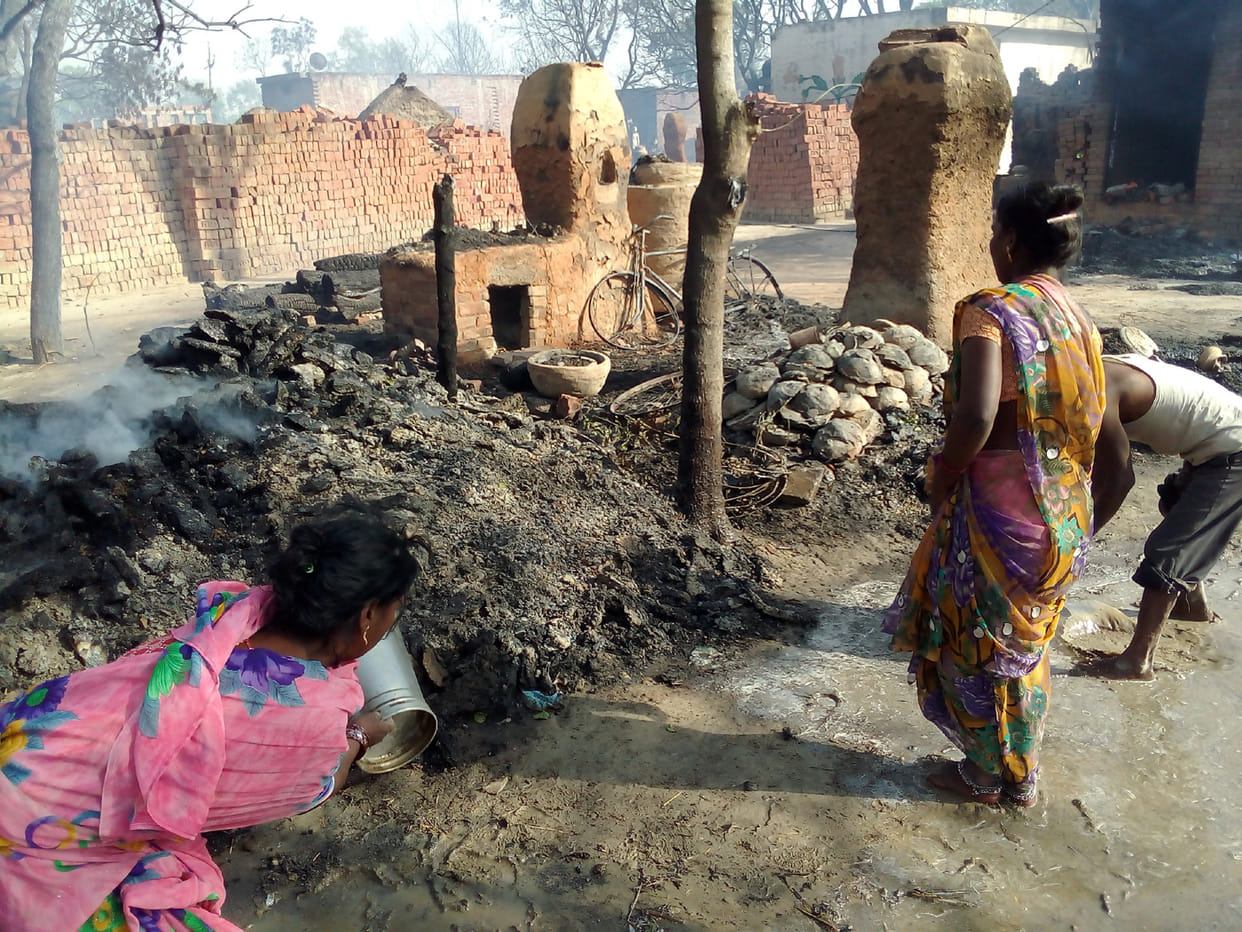15 houses turn to ashes