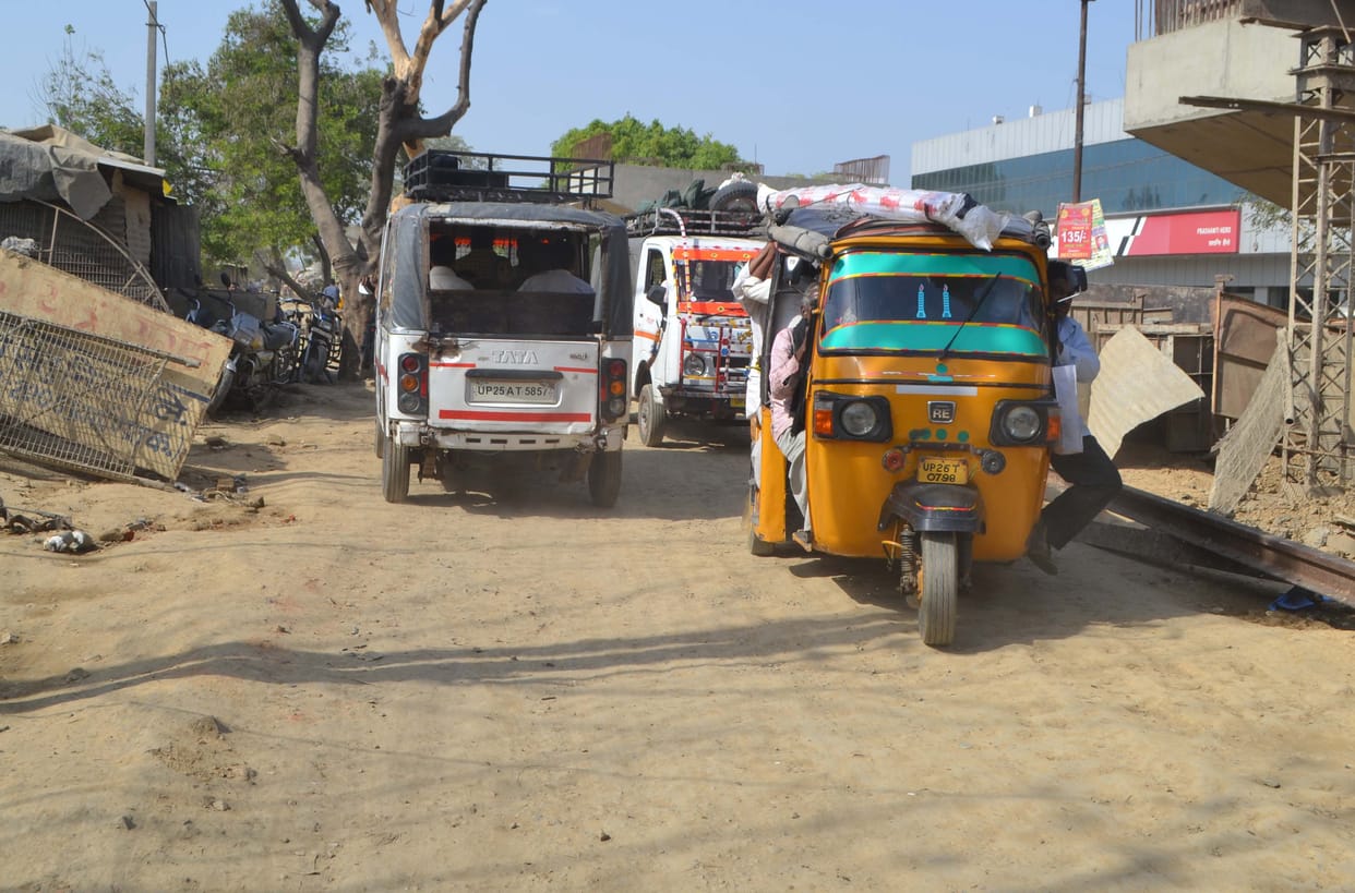 Overbridge construction boom, but did not become a service road