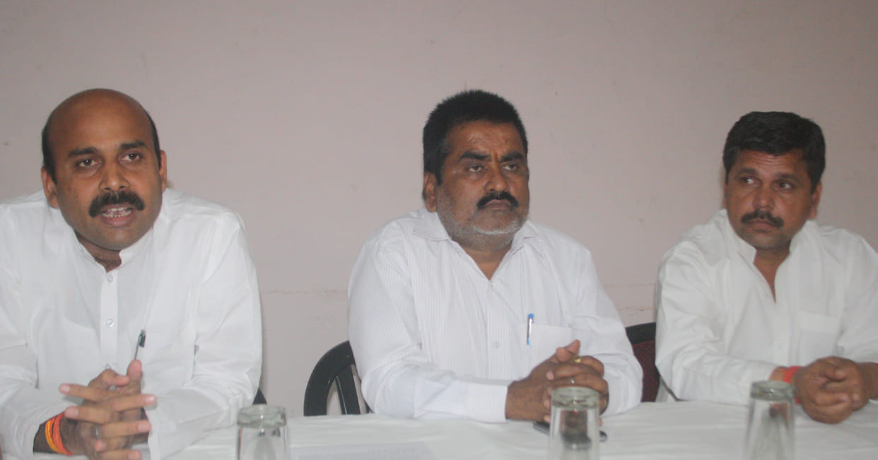 youth and farmers are in trouble: mp 
