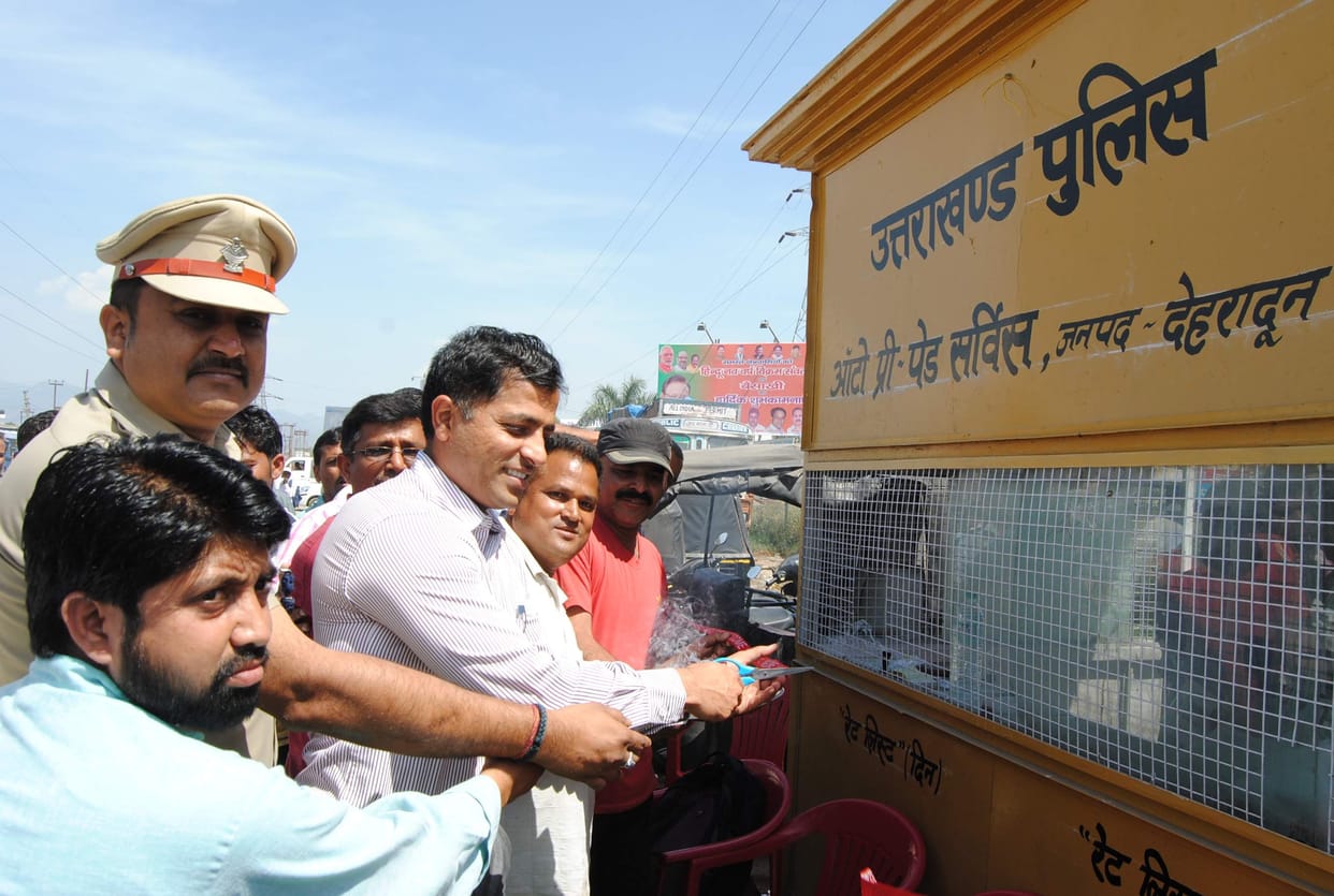 pre paid auto service at ISBT dehradun.