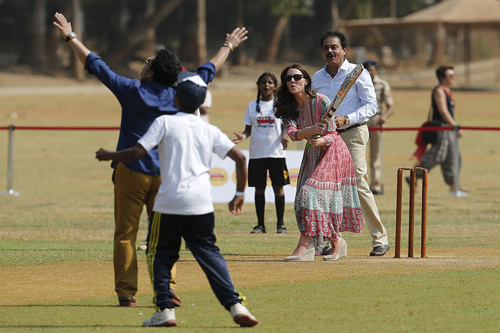 sachin tendulkar plays cricket with the Royal couple at Oval cricket ground