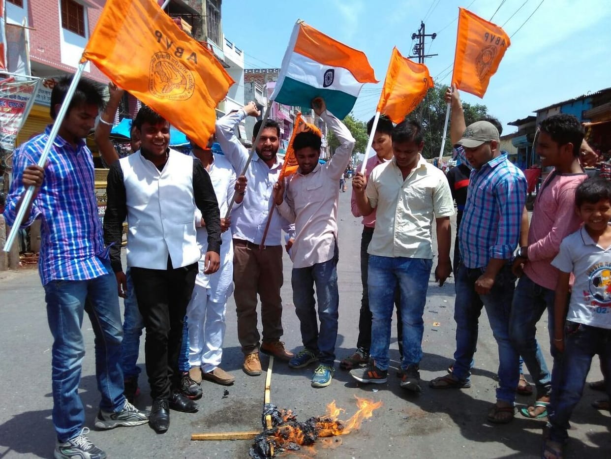 Burnt effigies of Jammu and Kashmir government, protesting