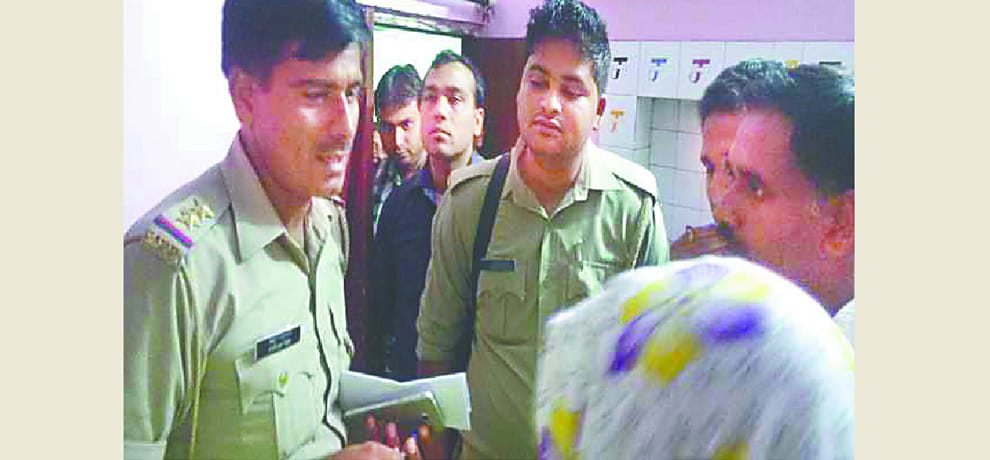 girl attempted rape and set on fire by brother in ghaziabad