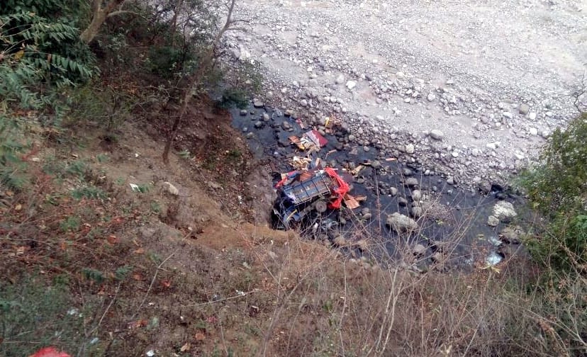 the truck fell into the ditch, a death