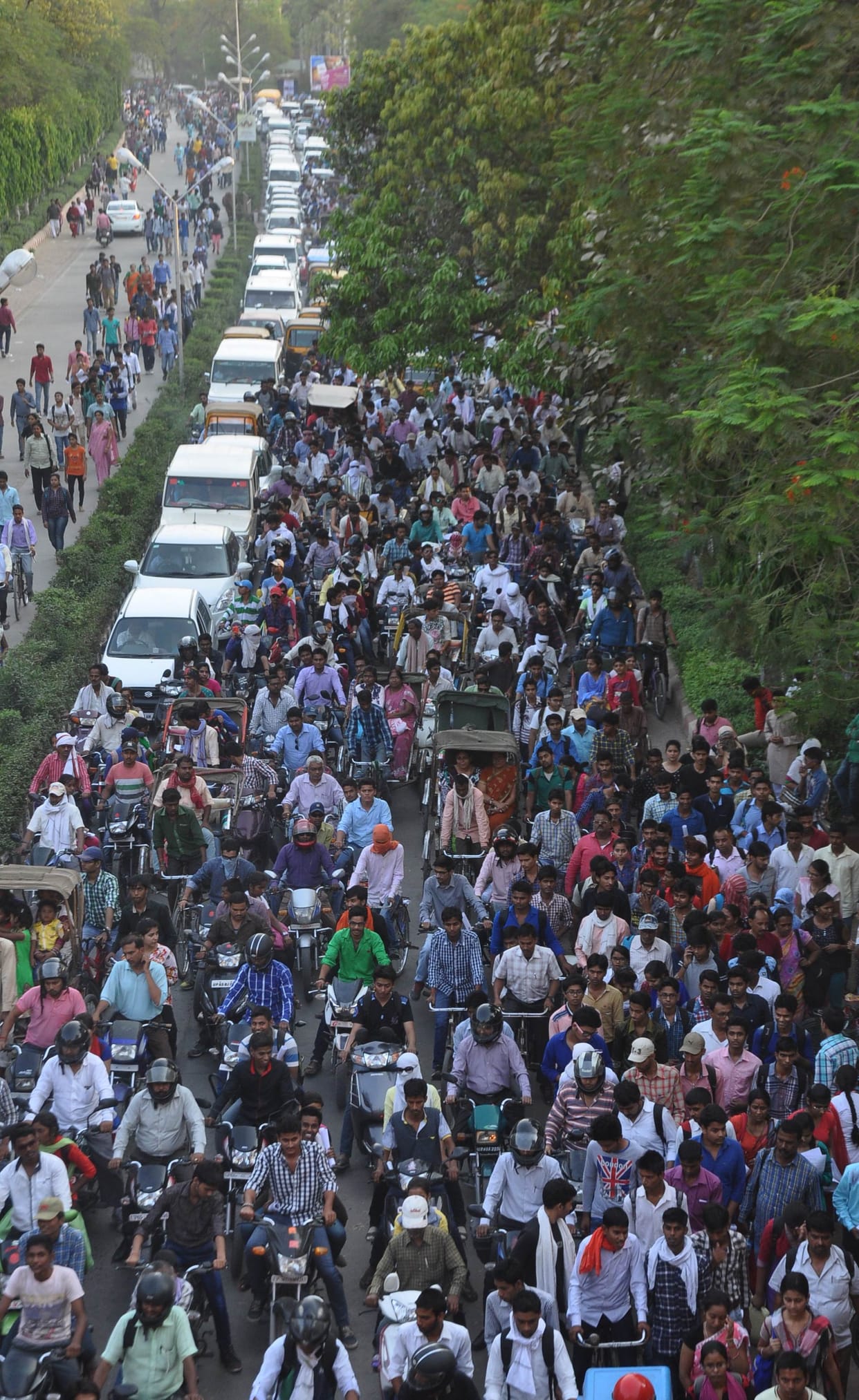 Aroused was the surge of students in the entrance examination
