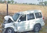 car Collision from tree, two robbers injured and one arrested
