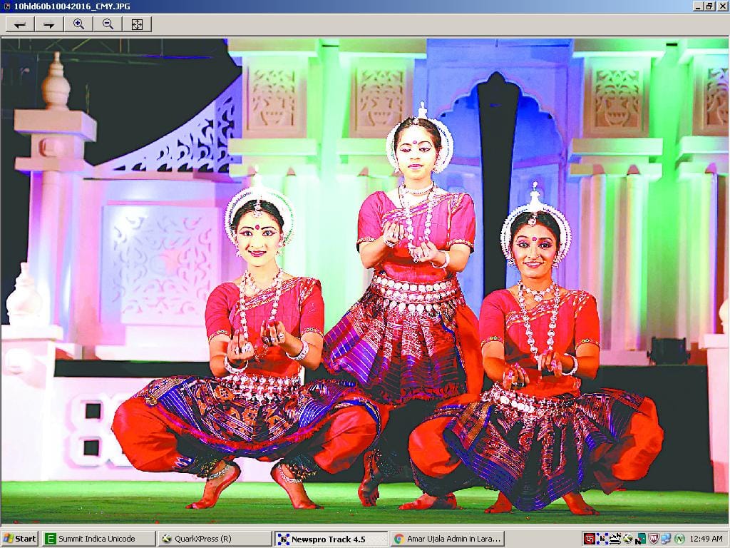 Applause rang plenty on performances