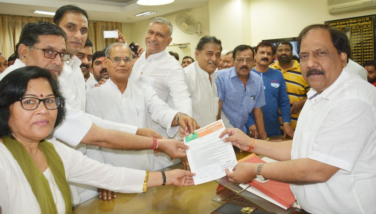 Khoda met BJP leader for the development of DM
